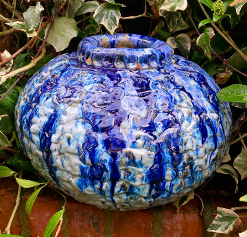 Moon jar